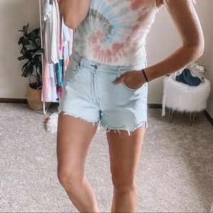 Light wash Abercrombie mom shorts
